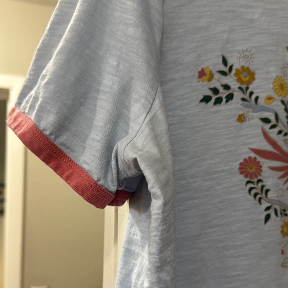 Boden Light Blue T-Shirt with Bird and Floral Design - Picture 3 of 5